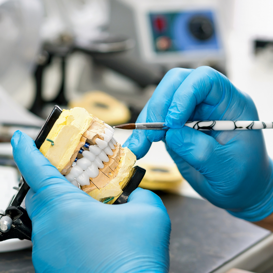 PRÓTESIS DENTALES en Lleida - Clínica Dental Especializada